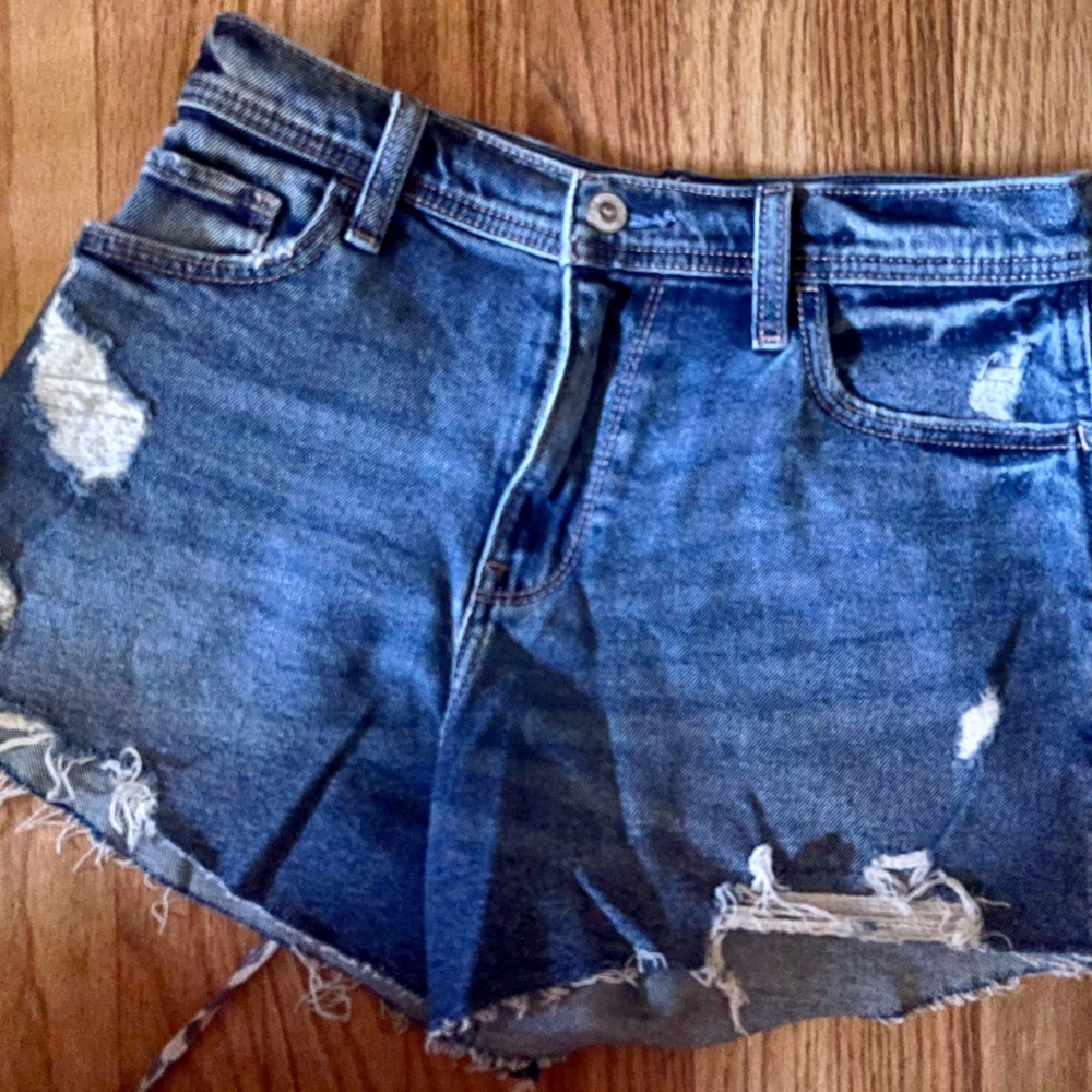 Hollister Women’s Distressed Denim Shorts